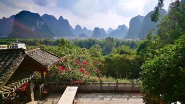 Riverside Retreat Hotel