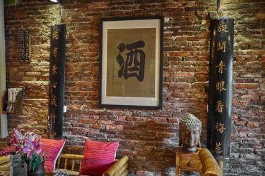 Yangshuo Mountain Retreat