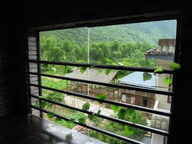 Yellow Cloth Reflection Inn