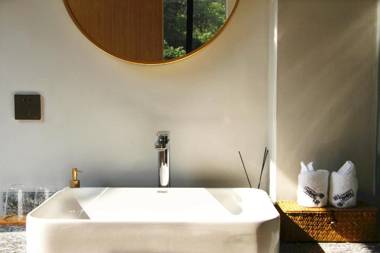 Yangshuo Serene Cove Hotel