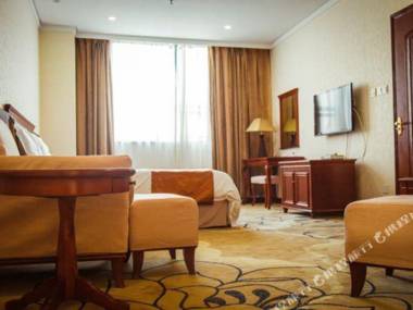 Holiday Dynasty Hotel