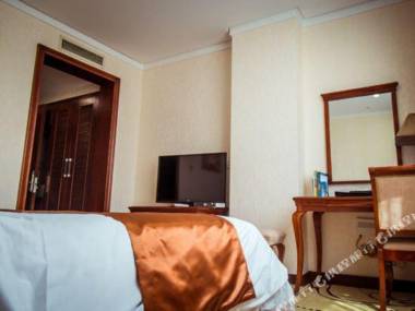 Holiday Dynasty Hotel