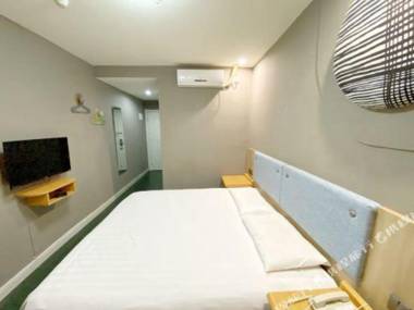 Home Inn neo (Xining Mojiajie Huangguang Cross Store)