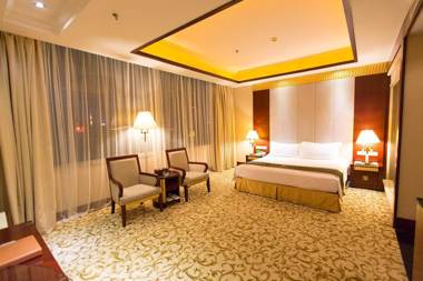 Yijian Holiday Hotel