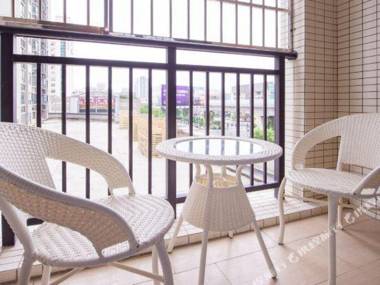 Lvzhou Xinyuan Apartment Hotel (Zhuhai Chengfeng Shuijingzuo)