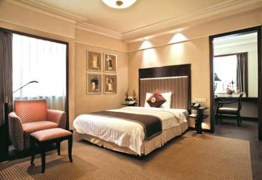 Howard Johnson Ginwa Plaza Hotel