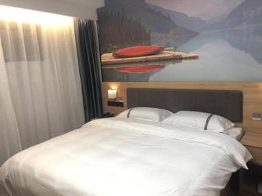 Thank Inn Hotel Shaanxi Xi'an Economic Development Zone 12th Fengcheng Metro Station