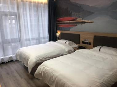 Thank Inn Hotel Shaanxi Xi'an Economic Development Zone 12th Fengcheng Metro Station