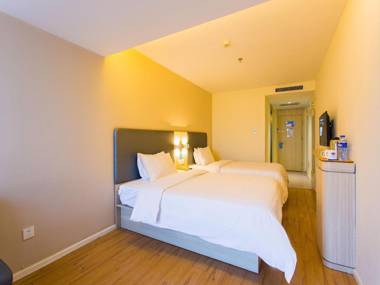 Hanting Hotel Xi'an Xijing Hospital Tonghuamen Metro Station