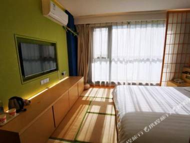 Rujia Hotel (Xi 'an Dayan Pagoda Xiaozhai Sage Subway Station)