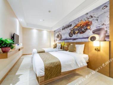 Super 8 Hotel (Xi'an High Speed North Railway Station)