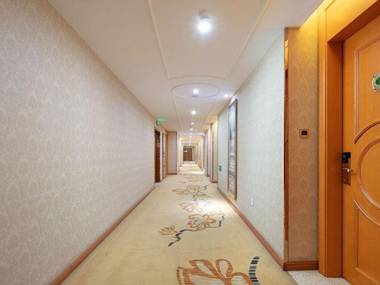 Vienna Hotel Xi'an Xijing Hospital Tonghuamen Metro Station