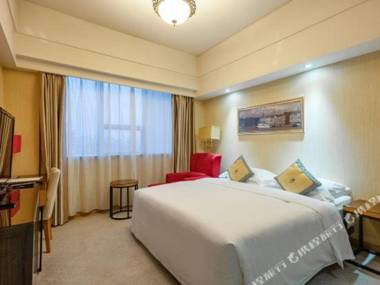 Aurum International Hotel