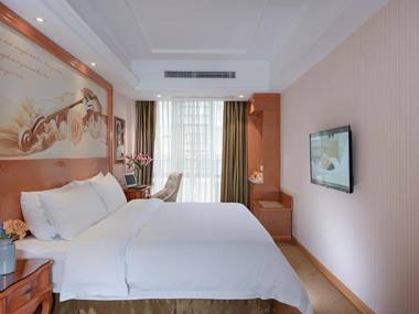 Vienna Hotel(Zhangzhou Jiaomei WanYi square store)