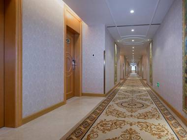 Vienna Hotel(Zhangzhou Jiaomei WanYi square store)