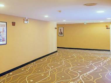 7Tian You Pin Jiu Dian (Sha Men Ji Chang Xiang Lu Dian )