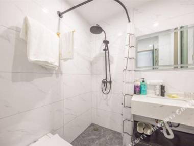 Qili Xiangshe Hostel