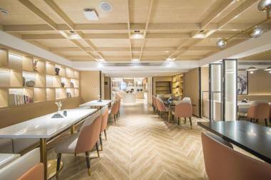 Atour Hotel Wuxi Railway Station Chunshen Road