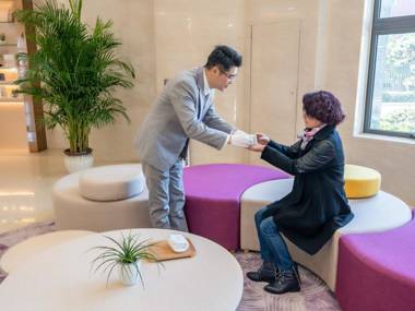 Lavande Hotel (Wuxi Municipal Government Yangming Metro Station)