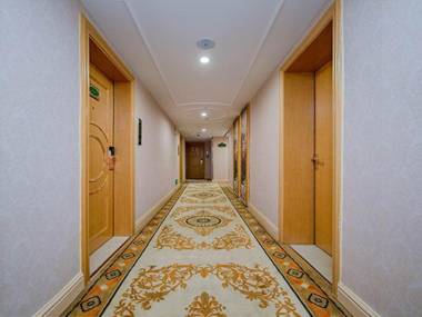 Vienna Hotel Wuhan Huazhong Normal University Huquan Metro Station