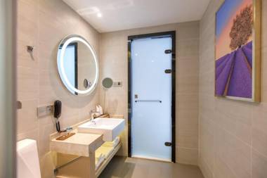 Lavande Hotels Wuhan Zhongshan Avenue Liudu Bridge Metro Station