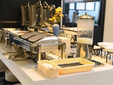 Xana Hotelle Hubei University