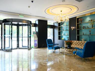 Xana Hotelle Hubei University