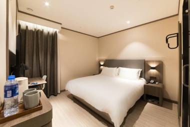 Hanting Hotel (Wuhan Chuhe Hanjie Subway Station)