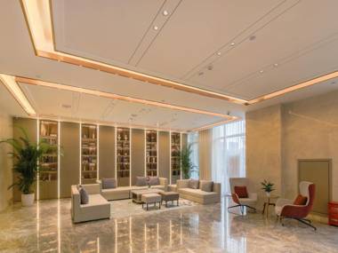 Lavande Hotel Wuhan Optics Valley Technology Exhibition Center