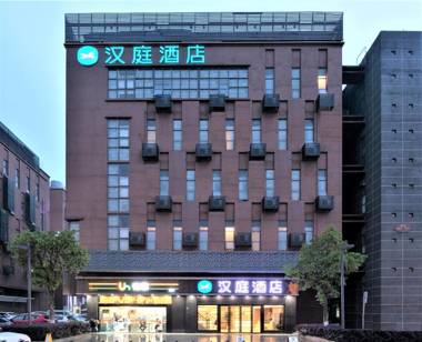 Hanting Hotel Wuhan Guanggu Jinronggang North Metro Station
