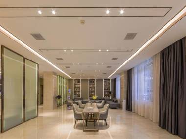 Lavande Hotel Wuhan 2nd Guanggu Road