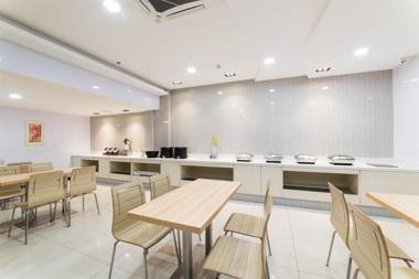 Hanting Hotel Wuhan Happy Valley