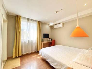 Home Inn (Wuhan Jiefang Avenue First Hanxi Road Light Railway Station)