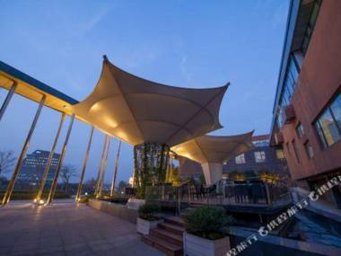 Er'fei Mountain Villa Hotel