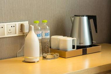 Lavande Hotels Weihai Weigao Square Branch