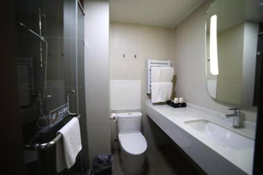 Ibis Weihai Oriental New Ground Hotel