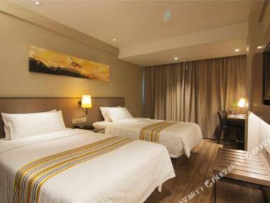 Ru Jia Jing Xuan Jiu Dian (Wu Lu Mu Qi Huang He Lu Shi Zhong Dian )