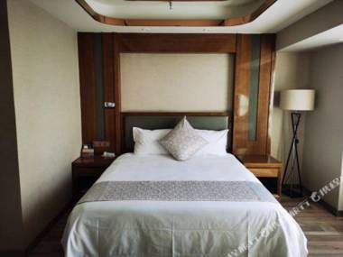 Yinglun Hotel (Jingkai Wanda Plaza High Speed Rail Station)