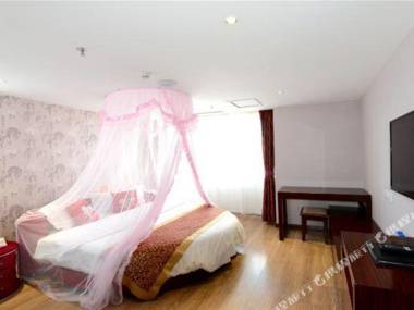 Super 8 Tongliao Railway Station