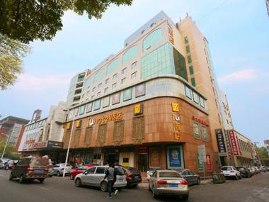 IU Hotel Tianjin Tianta Scenic Area Wujiayao Subway Station