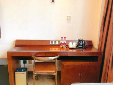 James Joyce Coffetel· Tianjin Olympic Center Lingbin Road Metro Station