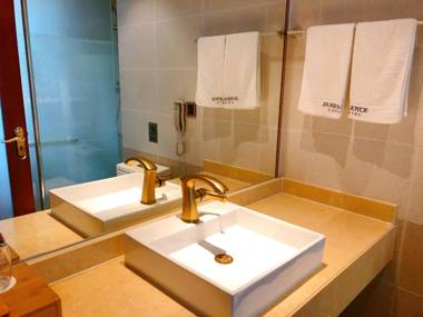 James Joyce Coffetel· Tianjin Olympic Center Lingbin Road Metro Station