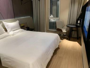 IU Hotels· Tianjin Houtai Chengjian University Haitai Industrial Park