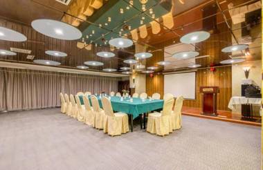 Super 8 Hotel West Tianjin Railway Station South Square