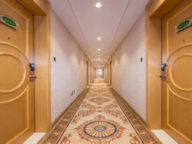 Vienna Hotel Tianjin Haiguang Temple Metro Station