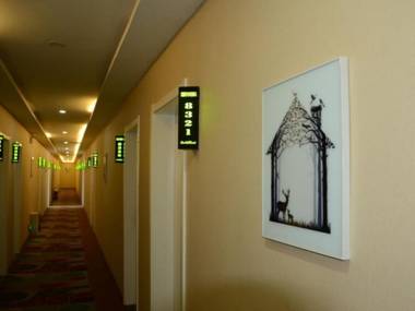 Shell Taiyuan Xiaodian District Shanxi Hospital Hotel