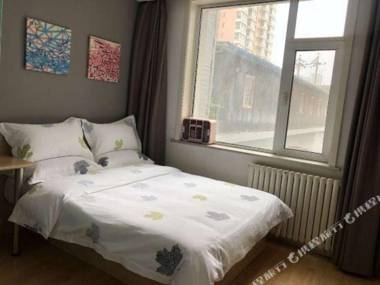 Ye Zi Shui Jing Jiu Dian (Huo Che Zhan Chao Yang Jie Dian )