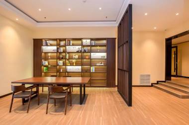 Hanting Hotel Shijiazhuang Jianhe Bridge Metro Station