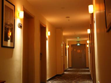 7 Days Premium Shijiazhuang Railway Station Branch