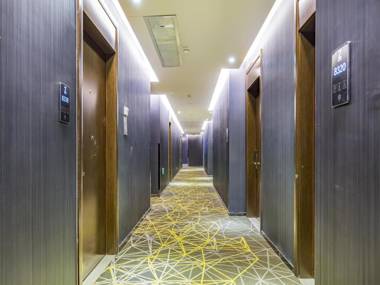 Zmax Hotels· Shijiazhuang Zhongshan Xi Road Xiwang Metro Station